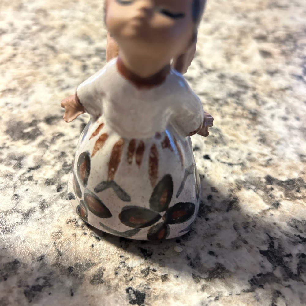 Vtg ceramic kissing angels by Anela B pottery - Picture 3 of 6